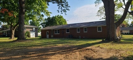 113 S Broadview Cir Dr in Princeton, IN - Building Photo - Building Photo