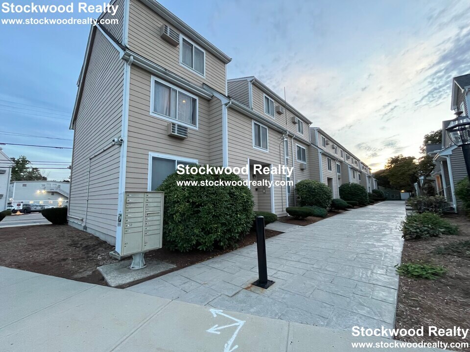 53 Fairfield Park, Unit 53 in Mansfield, MA - Building Photo
