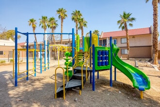 Harmon Hills in Las Vegas, NV - Building Photo - Interior Photo