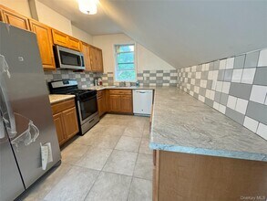 116 Williams Ave in Spring Valley, NY - Building Photo - Building Photo