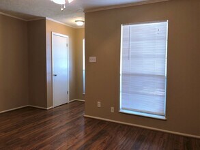 3502 Curtis St in Bryan, TX - Building Photo - Building Photo