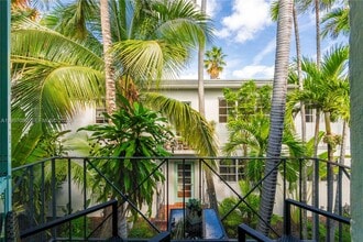 728 Lenox Ave, Unit A8 in Miami Beach, FL - Foto de edificio - Building Photo