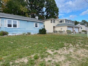 18 Reihl St, Unit 20Reihl in Elmwood Park, NJ - Building Photo - Building Photo