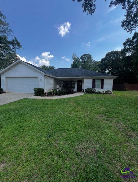 225 Addison Ln in Perry, GA - Building Photo