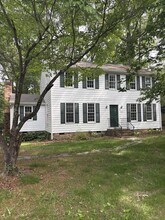 10403 Warren Rd in Glen Allen, VA - Building Photo - Building Photo