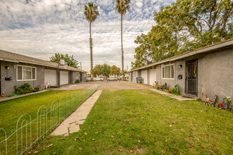 337 S Dearing Ave in Fresno, CA - Building Photo - Building Photo