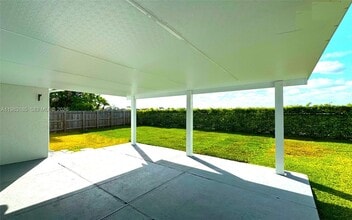 15840 SW 151st Terrace in Miami, FL - Building Photo - Building Photo