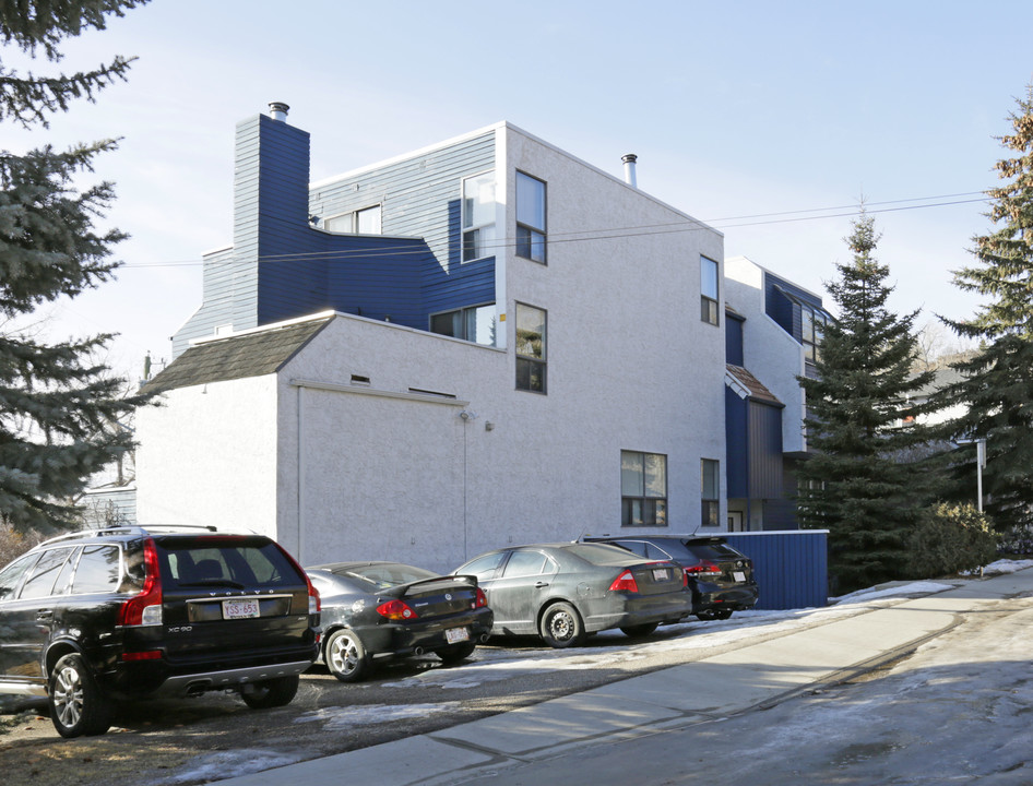 606 3rd Ave NW in Calgary, AB - Building Photo