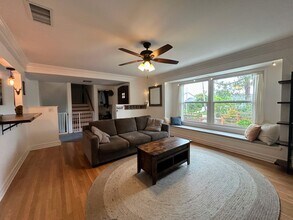 3816 Hartung Ct in Thousand Oaks, CA - Foto de edificio - Building Photo