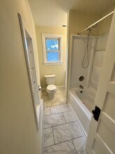 2018 B Englewood Ave in Woodlawn, MD - Foto de edificio - Building Photo