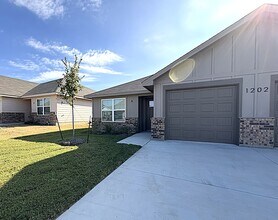 1202 Lexington Dr, Unit A in Copperas Cove, TX - Building Photo - Building Photo