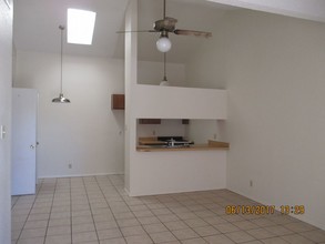 678 White Clfs-Unit -A in El Paso, TX - Building Photo - Building Photo