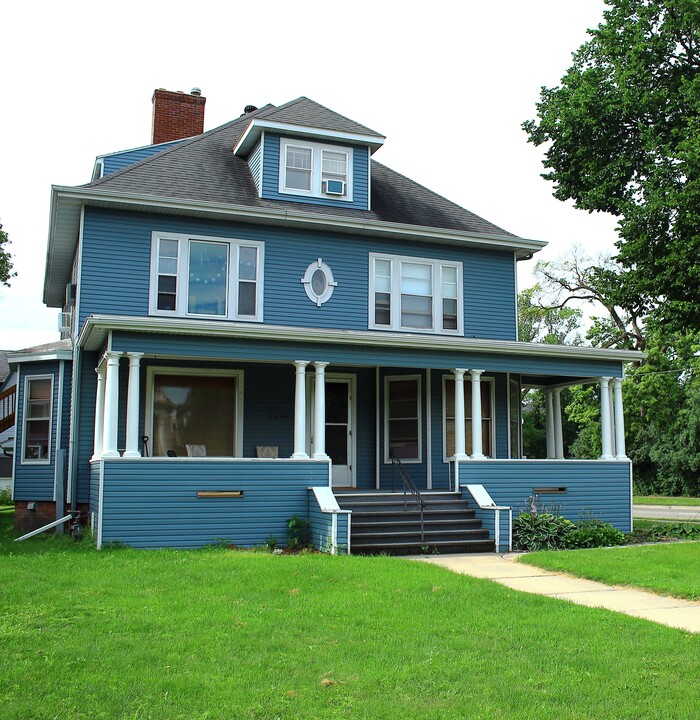 1136 5th Ave S in Fargo, ND - Building Photo