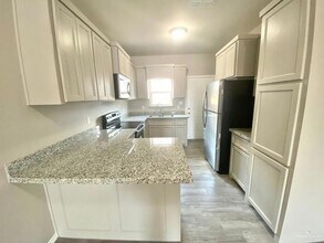 1105 W Kennedy St in Pharr, TX - Building Photo - Building Photo