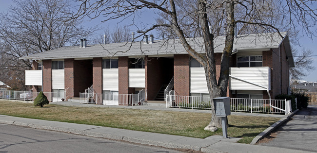 4618 S Locust Ln in Salt Lake City, UT - Foto de edificio - Building Photo