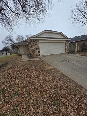 2501 Butterfield Dr in Fort Worth, TX - Building Photo