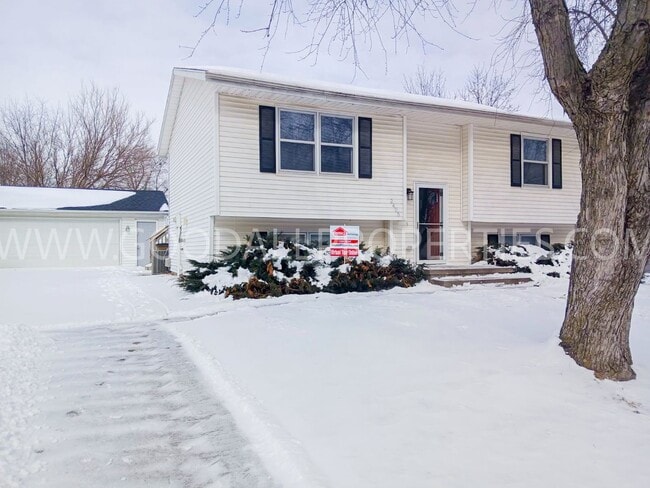 property at 2405 3rd St SW