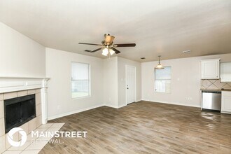 12701 Carpenter Ln in Rhome, TX - Foto de edificio - Building Photo