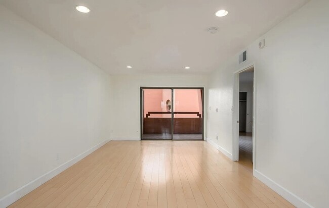 property at 12222 N Paradise Vlg Pkwy S