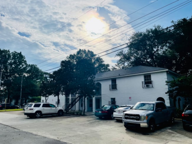 600 E University Ave in Lafayette, LA - Building Photo - Building Photo