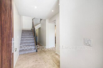 2239 Del Mar Scenic Pkwy in Del Mar, CA - Foto de edificio - Building Photo