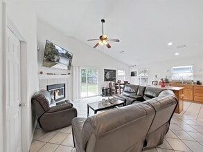 6512 N 24th St in Tampa, FL - Foto de edificio - Building Photo