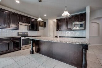 1000 Sheldon Rd in Lantana, TX - Building Photo - Building Photo
