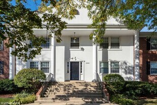 1500 W Touhy Ave, Unit 2 in Park Ridge, IL - Building Photo