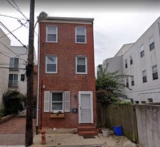 1037 S Fairhill St in Philadelphia, PA - Building Photo