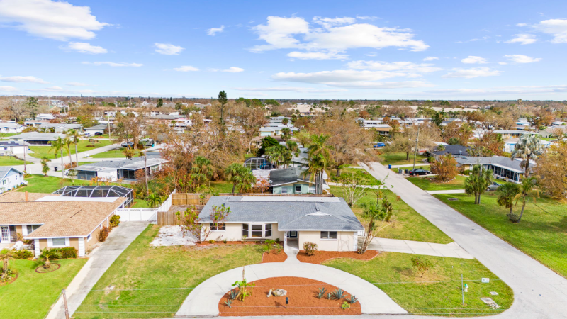 263 Hammock Terrace in Venice, FL - Building Photo