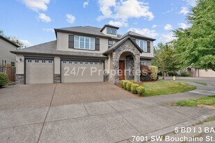 7001 SW Bouchaine St in Wilsonville, OR - Building Photo