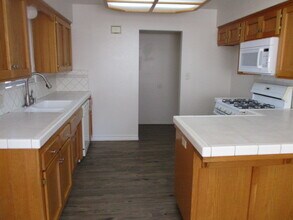 1642 S West St in Visalia, CA - Building Photo - Building Photo