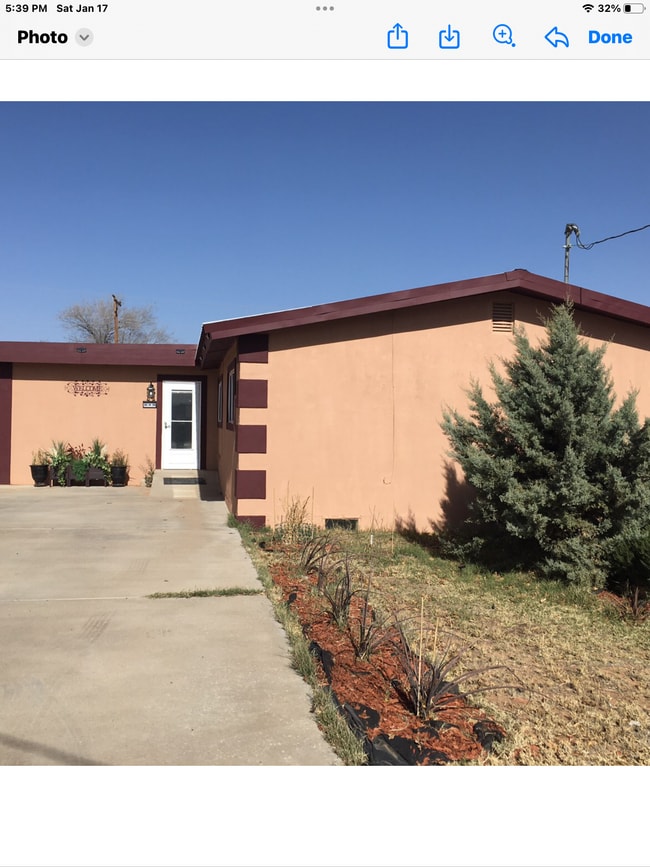 304 SE 2nd St in Andrews, TX - Building Photo - Building Photo