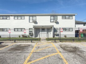 5010 Ennis St in Houston, TX - Building Photo