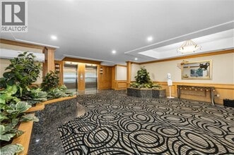 1272 Ontario St in Burlington, ON - Building Photo - Building Photo