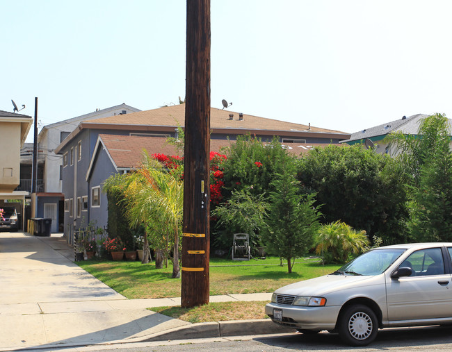 12612 Doty Ave in Hawthorne, CA - Foto de edificio - Building Photo