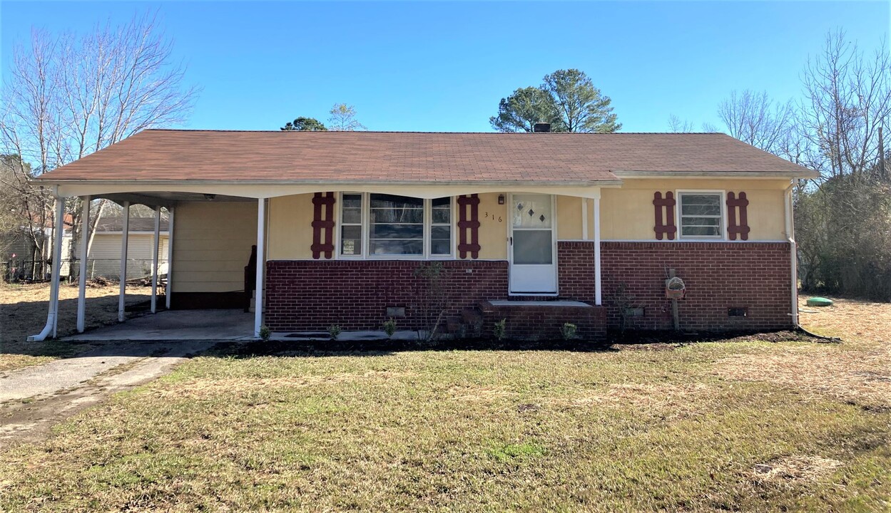 316 Cougar Ln in Jacksonville, NC - Building Photo