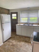 7 W Silver St in Westfield, MA - Foto de edificio - Building Photo