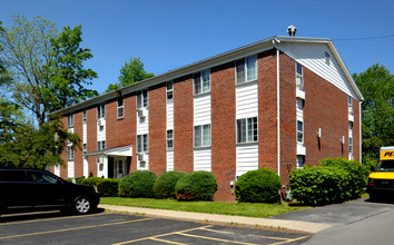 West Lake Apartments in Canandaigua, NY - Building Photo - Building Photo