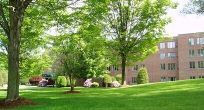 143-145 Mill St in Natick, MA - Foto de edificio - Building Photo