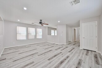 11201 W McKinley St in Avondale, AZ - Building Photo - Building Photo