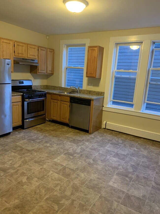 66 Middle St, Unit 3 in Boston, MA - Building Photo - Building Photo