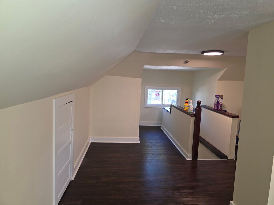 498 Clarendon St in Newark, OH - Building Photo