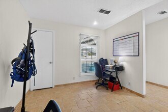 6500 Martin Ct NE in Albuquerque, NM - Building Photo - Building Photo