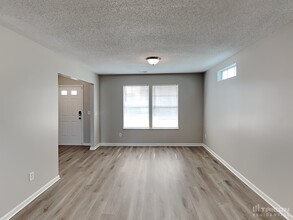 204 Fox Grove Cir in Columbia, SC - Building Photo - Building Photo