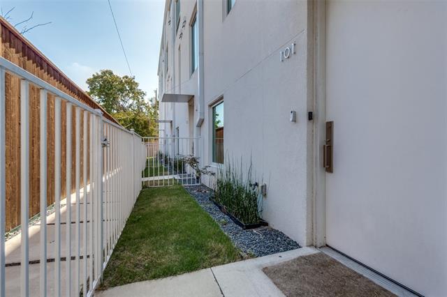 4626 Coles Manor Pl in Dallas, TX - Building Photo