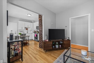 34 Edison Grn, Unit 1 in Boston, MA - Building Photo - Building Photo