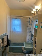 30 Adams St in Medford, MA - Foto de edificio - Building Photo