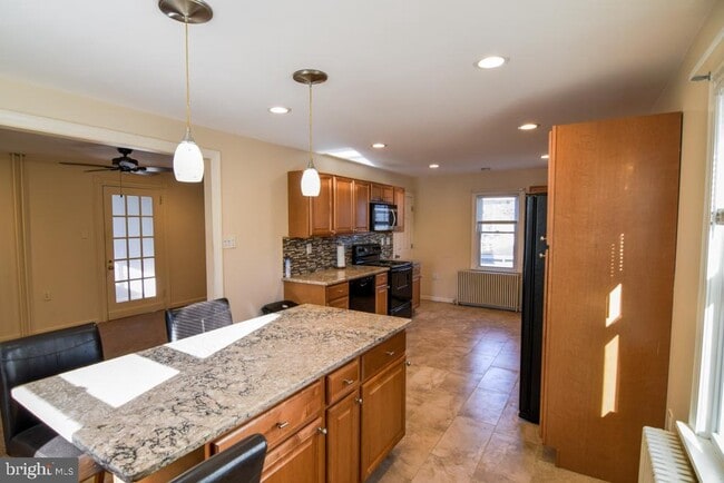 1071 W Bristol Rd in Warminster, PA - Building Photo - Building Photo