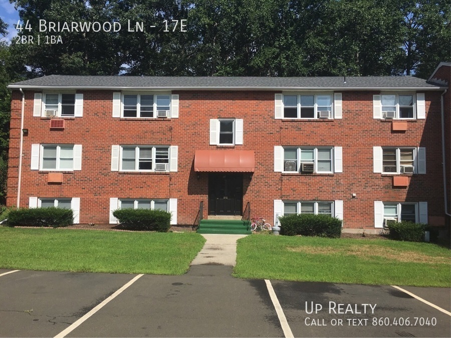 40-44 Briarwood Ln in Branford, CT - Building Photo